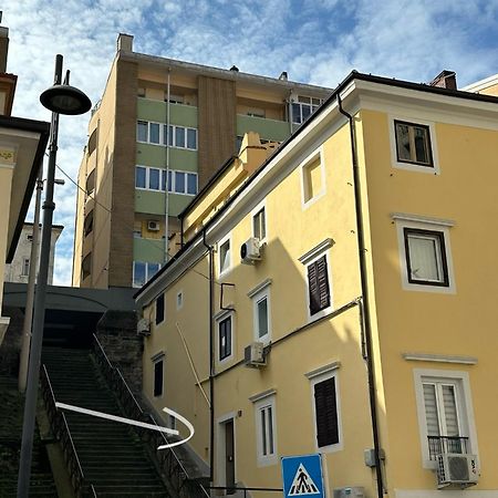 L Essenziale A Trieste Bagian luar foto