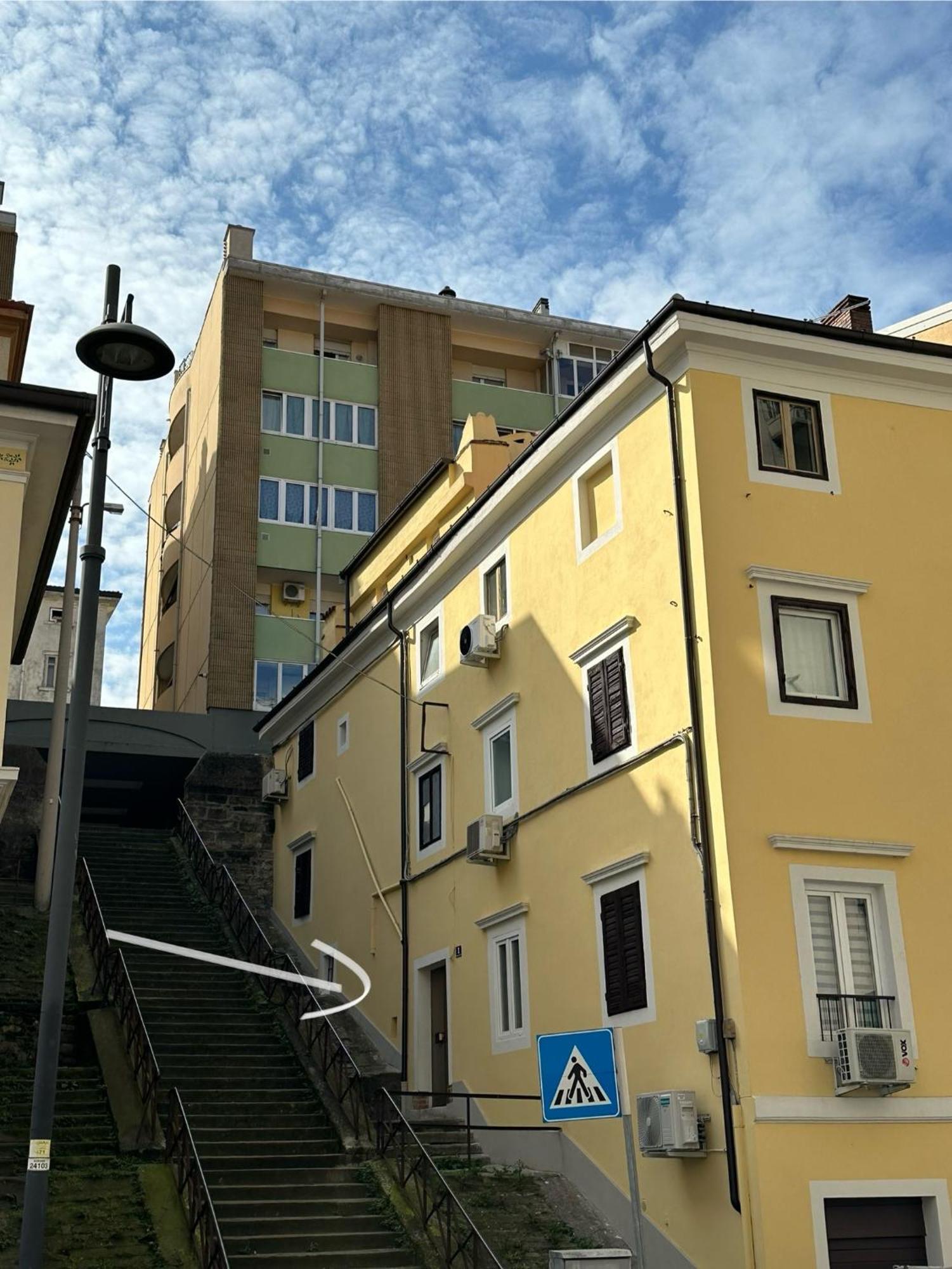 L Essenziale A Trieste Bagian luar foto
